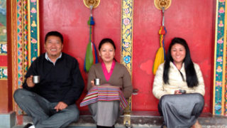 チベット人は日本人と似ているが、男女ともに骨の細い華奢なお公家さまタイプの人はいない