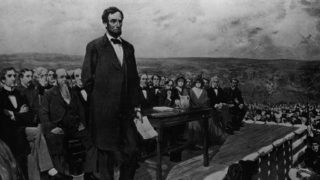 ゲティスバーグで追悼演説を行うアブラハム・リンカーン（Federalist）