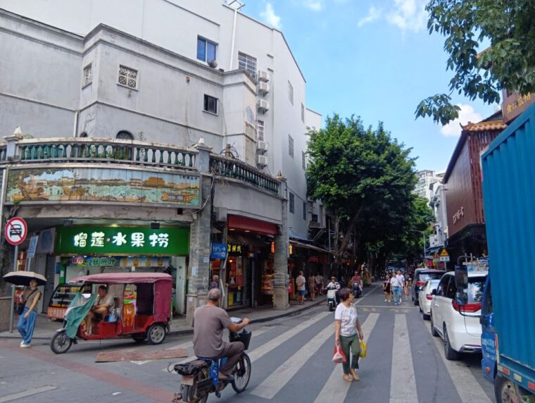 騎楼が並ぶ上下九街の一帯